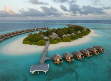 Organiser une cérémonie de mariage unique aux Maldives : entre villas sur pilotis et plages isolées